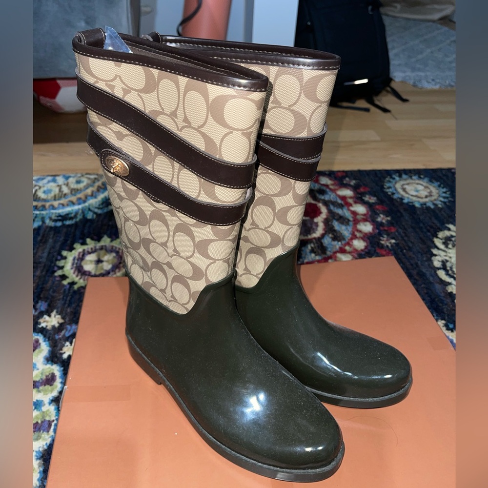 Great condition and box included.